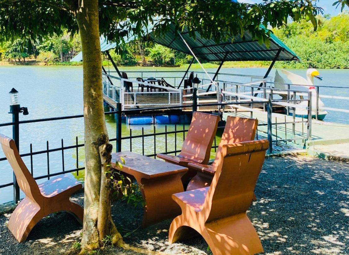 Pelican Lake Udawalawe Exterior photo
